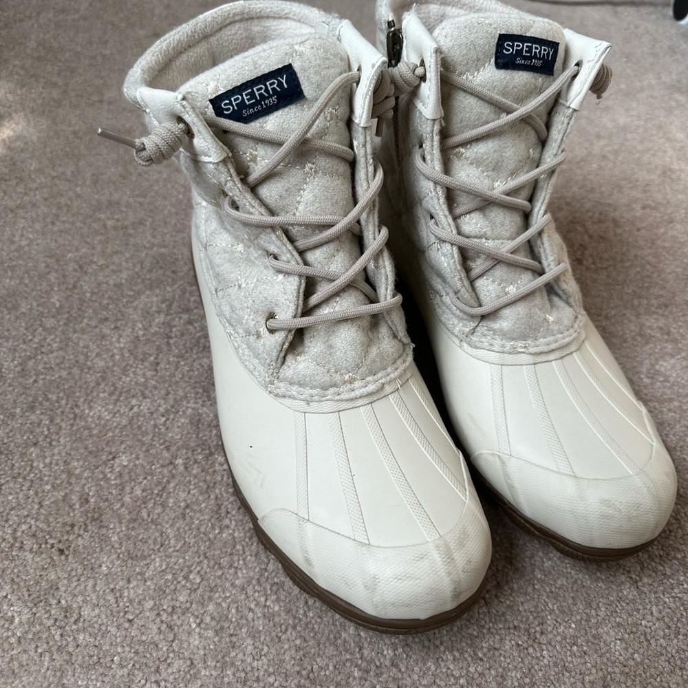 Sperry Women's Beige Winter Boots